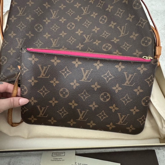 Louis Vuitton Tan and Brown Monogram Shoulder Bag - Picture 2 of 5